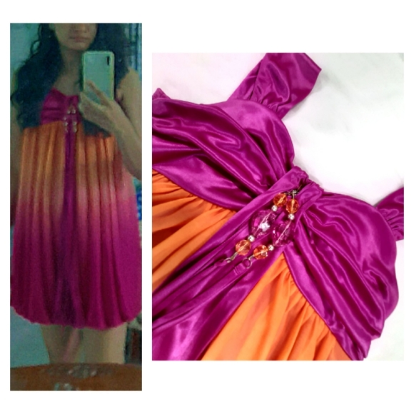 Exclusive !! Short ballooned satinfinish partywear dress
